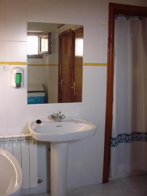Albergue De Juventud De 소스델레이카토리코 객실 사진